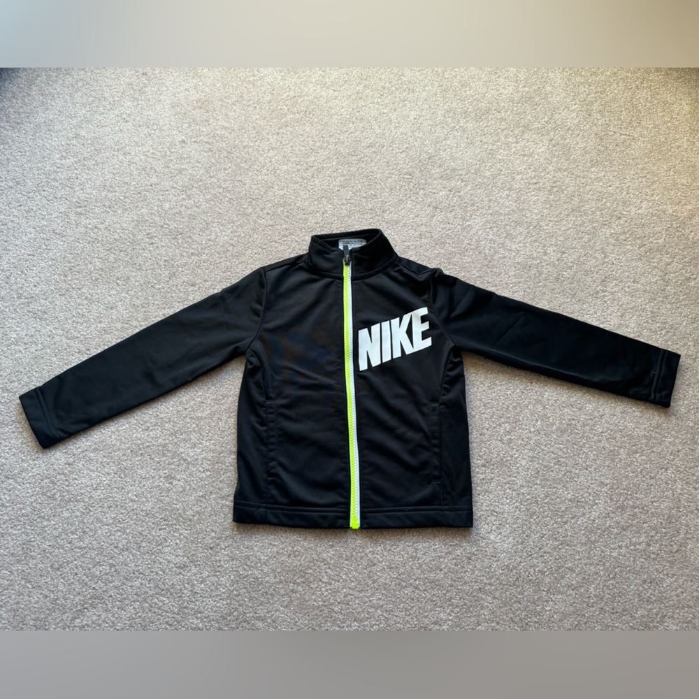 Nike, Toddler zip is, size 3T, in great condition